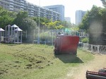 s10港島幼稚園OS刈り込み作業101012 010.jpg
